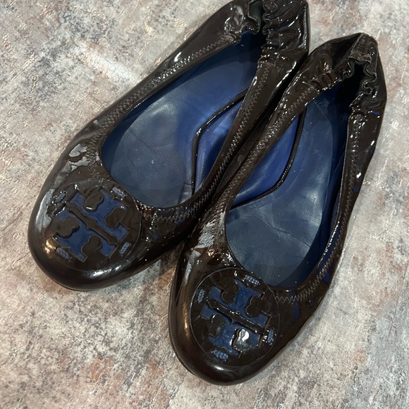 Shoes - Picture 2 of 4